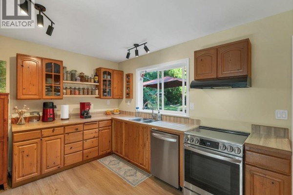Bonus Room - 1371 Hooley Rd, Quadra Island, BC V0P1H0 Photo 5