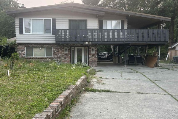 13718 Glen Place, Surrey