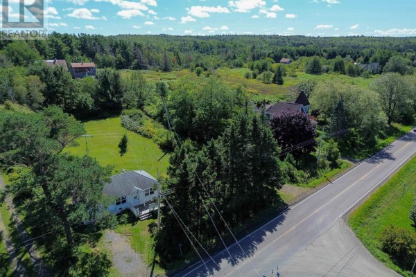 Living room - 1372 Highway 201, Round Hill, NS B0S1A0 Photo 4