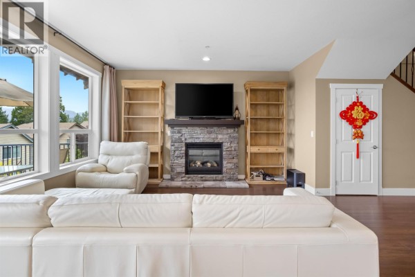 13735 230a Street, Maple Ridge, BC V4R0C9 Photo 3