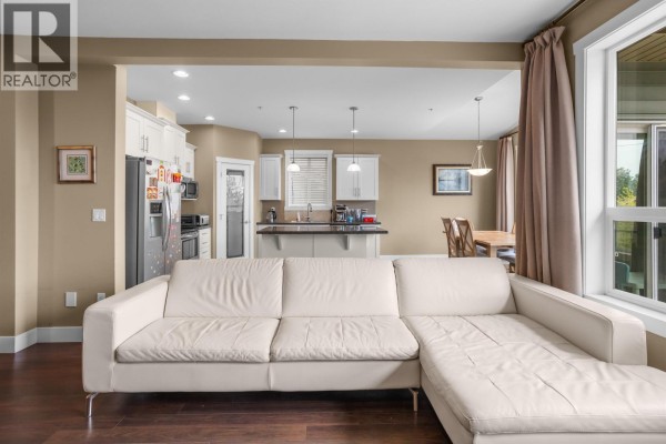 13735 230a Street, Maple Ridge, BC V4R0C9 Photo 4