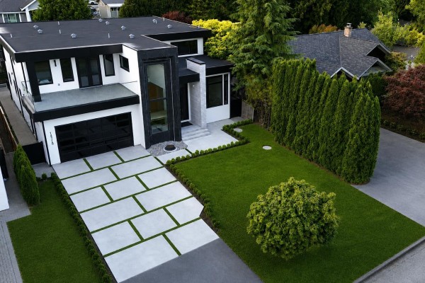 13735 Blackburn Avenue, White Rock, BC V4B2Z1 Photo 5