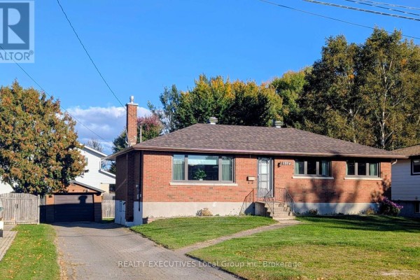 1374 Chapais Street, North Bay