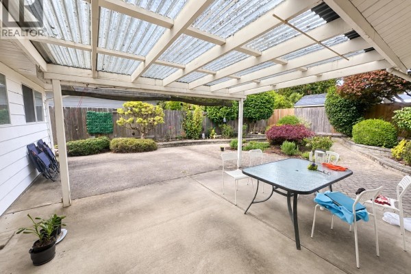1374 Sowden Street, North Vancouver, BC V7P1L8 Photo 2