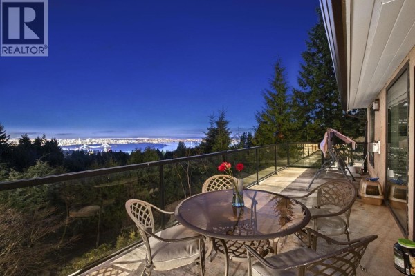 1375 Burnside Road, West Vancouver, BC V7S2P6 Photo 2