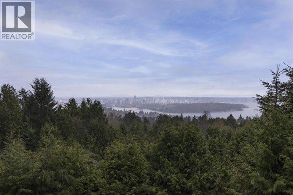 1375 Burnside Road, West Vancouver, BC V7S2P6 Photo 3