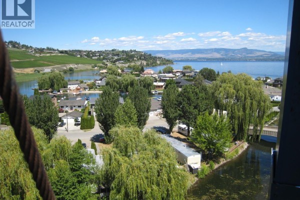 1375 Green Bay Road, West Kelowna, BC V4T2B8 Photo 5