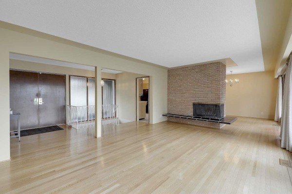 13753 114 Avenue, Surrey, BC V3R2L6 Photo 3