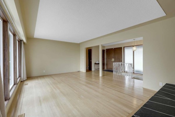 13753 114 Avenue, Surrey, BC V3R2L6 Photo 4