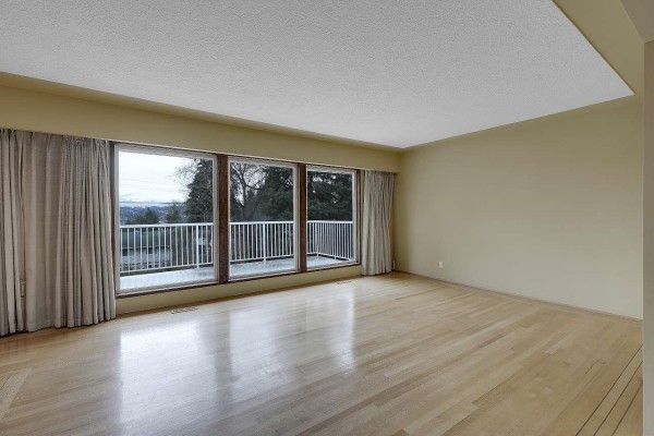 13753 114 Avenue, Surrey, BC V3R2L6 Photo 5