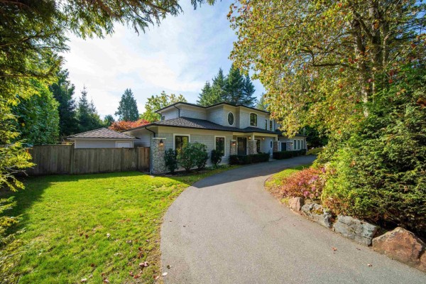 13756 18 Avenue, Surrey, BC V4A1W4 Photo 2