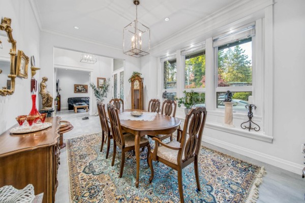 13766 56a Avenue, Surrey, BC V3X2X5 Photo 4