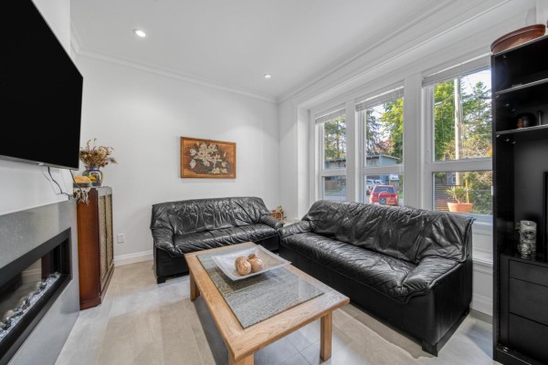 13766 56a Avenue, Surrey, BC V3X2X5 Photo 5
