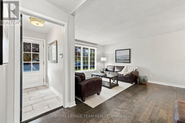 Dining room - 1377 Fontenay Crescent, Ottawa, ON K1V7K5 Photo 5