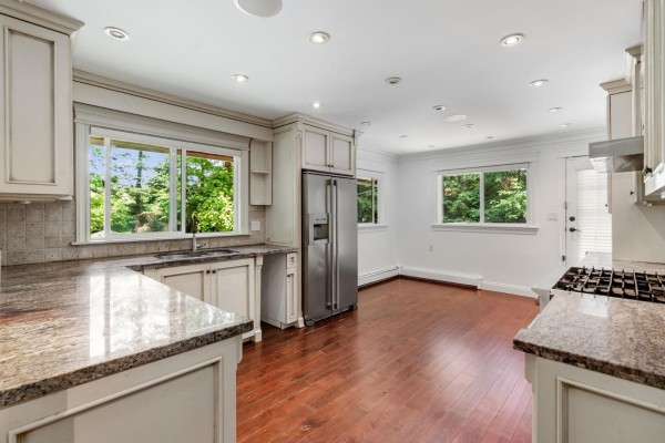 13788 32 Avenue, Surrey, BC V4P2B8 Photo 5