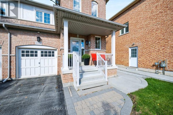 Kitchen - 1379 Brandon Terrace, Milton, ON L9T7R4 Photo 3