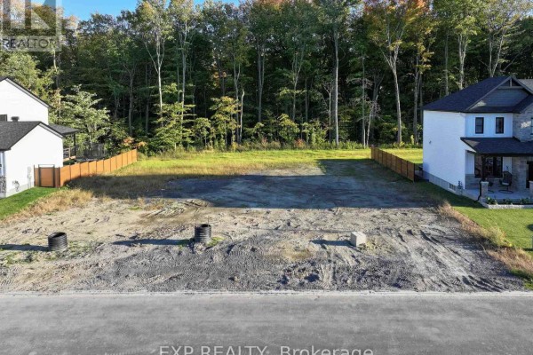 1379 Fribourg Street, Russell, ON K0A1W0 Photo 2