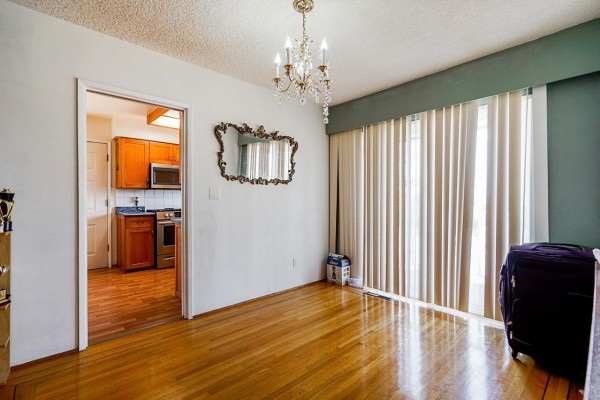 13792 112 Avenue, Surrey, BC V3R2G3 Photo 3