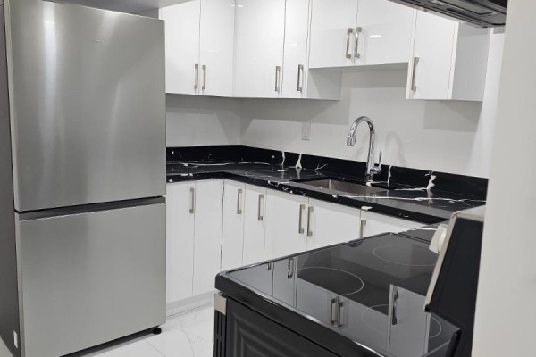 137b Chatham Avenue, Toronto, ON M4J1K8 Photo 3