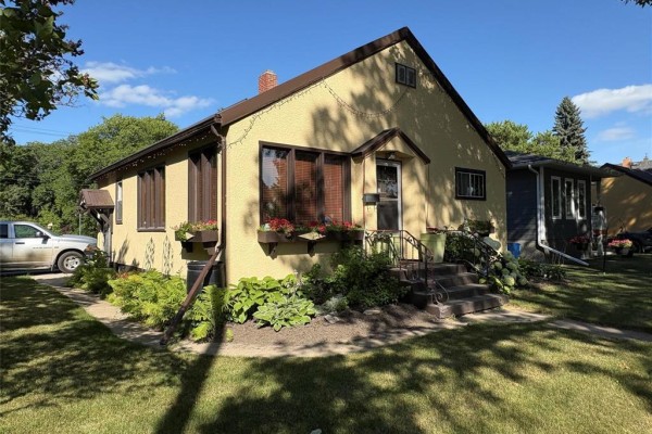 138 5th Avenue Sw, Dauphin, MB R7N1V4 Photo 2