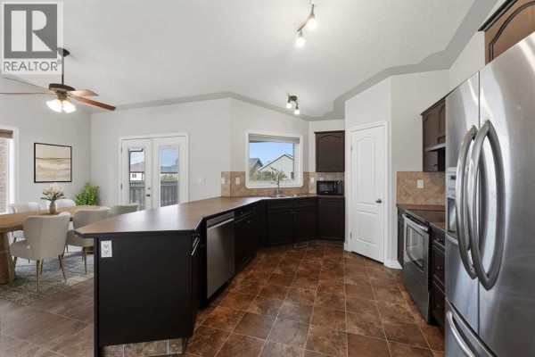 Living room - 138 Jenner Crescent, Red Deer, AB T4P0E4 Photo 3