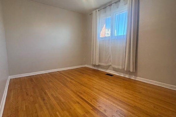 138 Lindylou Road, Toronto, ON M9M2B6 Photo 5