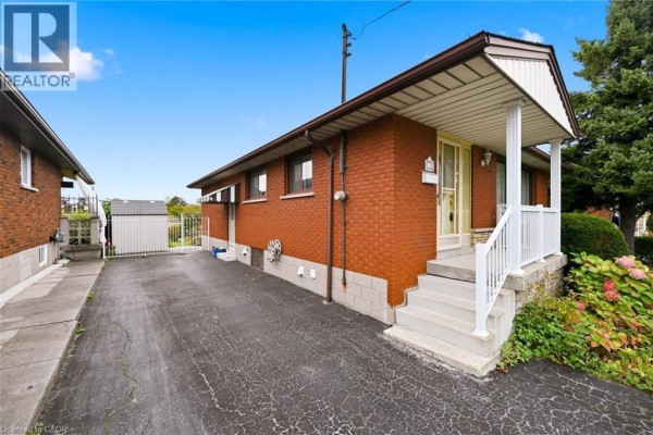 Laundry room - 138 Luscombe Street, Hamilton, ON L9A2K3 Photo 4
