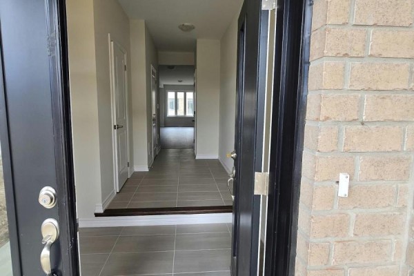 Great room - 138 Periwinkle Crescent, Woodstock, ON N4S7W2 Photo 2