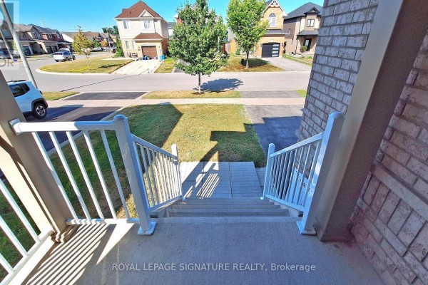 Bedroom 2 - 138 Sun King Crescent, Barrie, ON L4M0E5 Photo 5