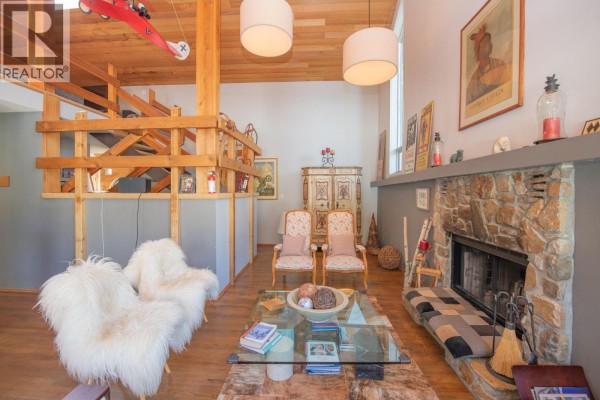 Primary Bedroom - 13804 Ponderosa Way, Coldstream, BC V1B1A4 Photo 5