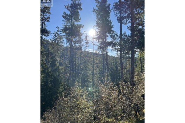 13808 Sakinaw Drive, Garden Bay, BC V0N1S1 Photo 3