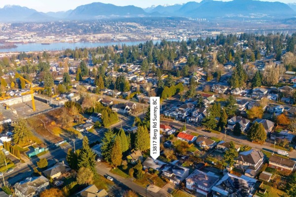 13817 Berg Road, Surrey, BC V3R5L2 Photo 4