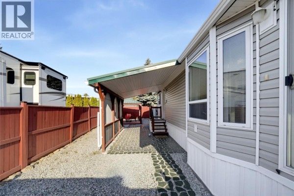 Kitchen - 1383 Silver Sands Road Unit# 126, Sicamous, BC V0E2V4 Photo 4