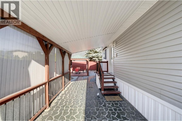 Living room - 1383 Silver Sands Road Unit# 126, Sicamous, BC V0E2V4 Photo 5