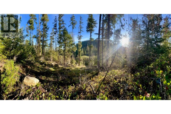 13830 Sakinaw Drive, Garden Bay, BC V0N1S1 Photo 5