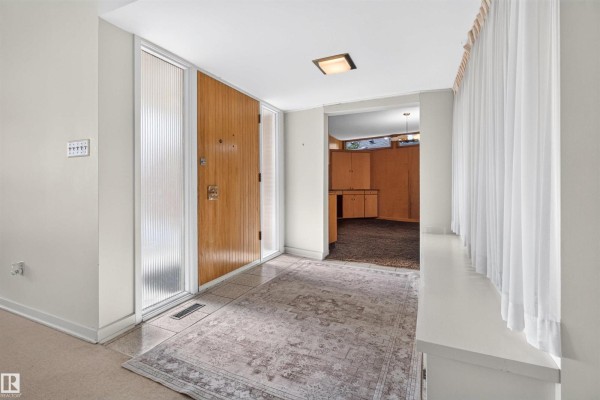 Kitchen - 13842 Ravine Dr Nw, Edmonton, AB T5N3M1 Photo 3