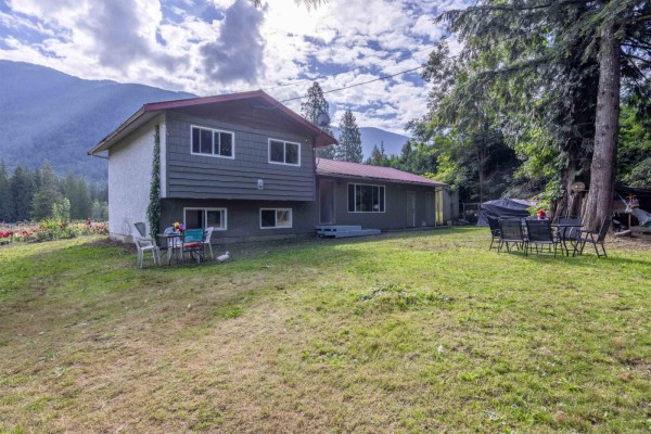 13842 Spratt Road, Mission, BC, photo 3