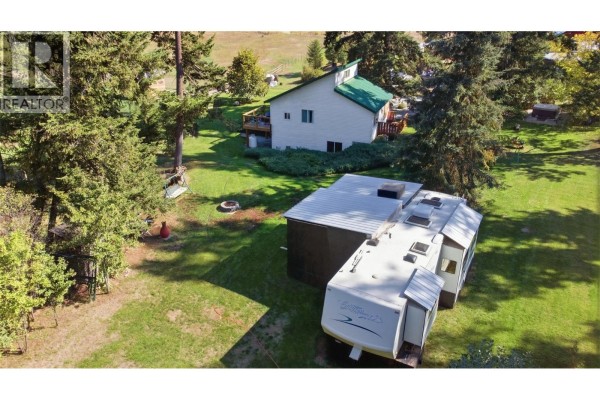3pc Bathroom - 1385 6 Highway, Cherryville, BC V0E2G1 Photo 4