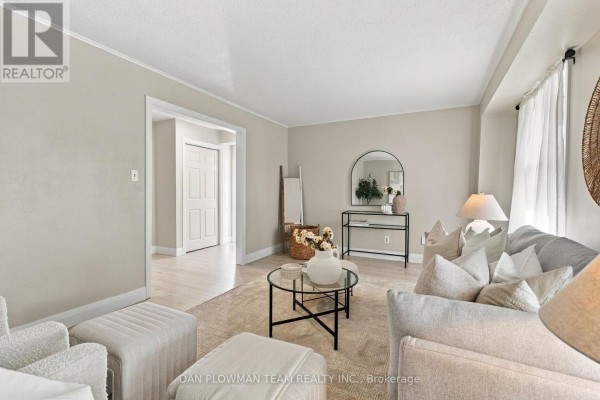 Primary Bedroom - 1385 Fenelon Crescent, Oshawa, ON L1J6G2 Photo 4