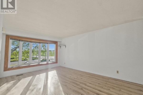 1385 Park Road S, Oshawa, ON L1J4K4 Photo 4