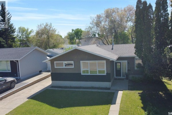 Dining room - 1385 Queen Crescent, Moose Jaw, SK S6H3G5 Photo 3