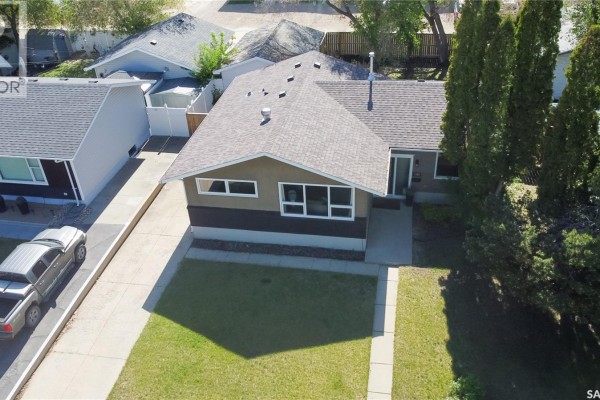 Kitchen - 1385 Queen Crescent, Moose Jaw, SK S6H3G5 Photo 4