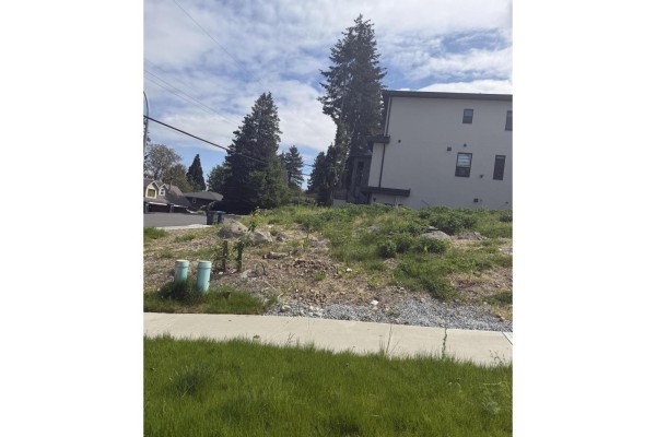 13858 115 Avenue, Surrey, BC V3R2P3 Photo 2
