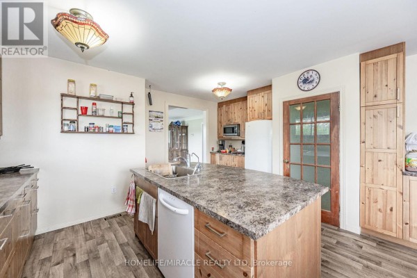 Bathroom - 1388 Highway 6 N, Hamilton, ON L8N2Z7 Photo 5