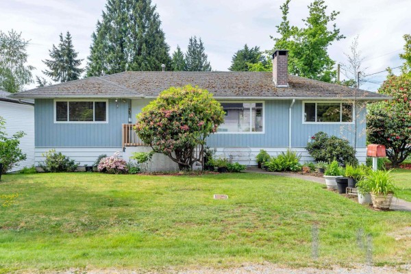 13890 Blackburn Avenue, White Rock, BC V4B2Z2 Photo 3
