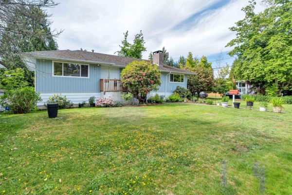 13890 Blackburn Avenue, White Rock, BC V4B2Z2 Photo 4