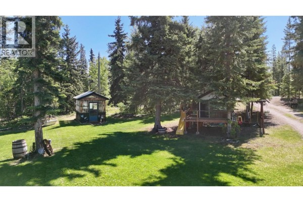 Living room - 13891 Sweet Road, Vanderhoof, BC V0J3A1 Photo 3