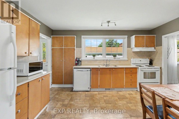 Kitchen - 139 Abbeyhill Drive, Ottawa, ON K2L1H6 Photo 4