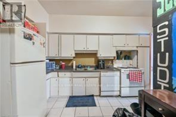 139 Balsam Avenue S, Hamilton, ON, photo 3