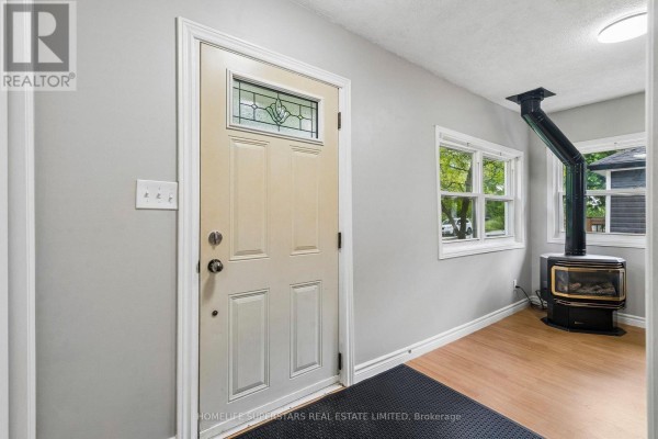Primary Bedroom - 139 Cooks Bay Drive, Georgina, ON L4P2M2 Photo 4